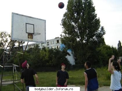 Baschet - uite aici cum se joaca baschet in berceni :P - Other sports