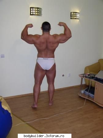 hugemusclexxl - Dublu biceps spate - Profile personale